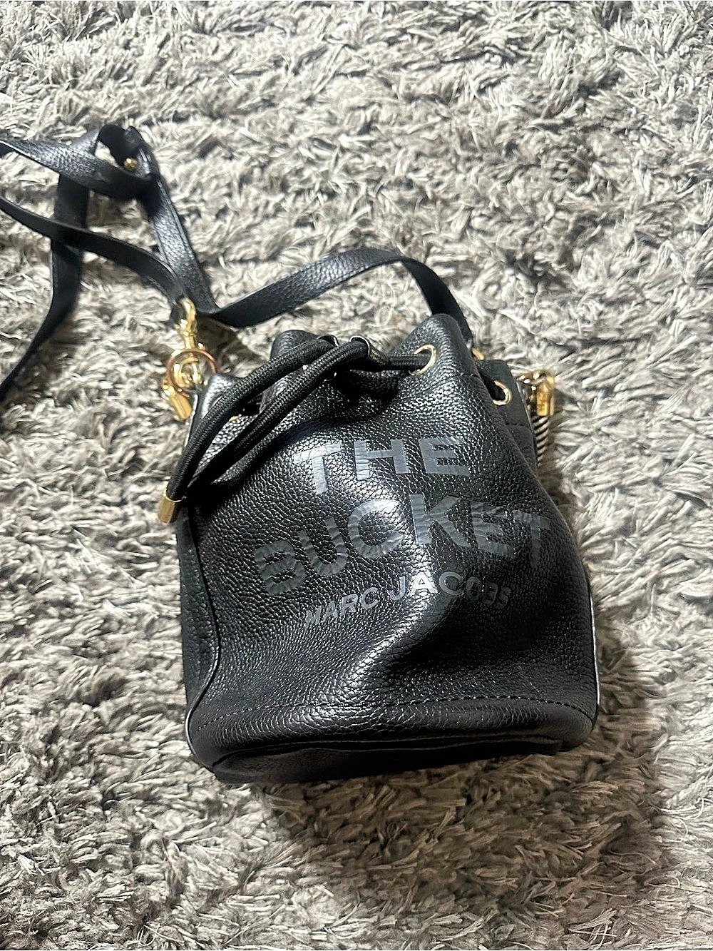 Marc Jacobs The Leather Bucket Bag Black Shoulder Bag